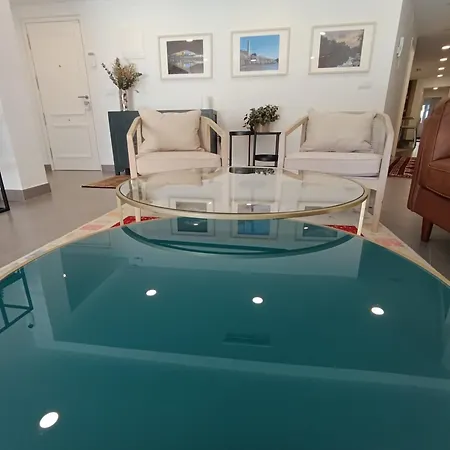 Modern Rambla Mercado Apartment