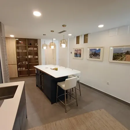 Modern Rambla Mercado Apartment