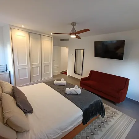 Modern Rambla Mercado Apartment *