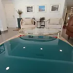 Modern Rambla Mercado Apartment