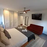 Modern Rambla Mercado Apartment *